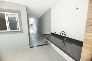 Lindo Sobrado Novo à Venda no Bairro do Parque São Domingos na Rua Martins Teotônio 64