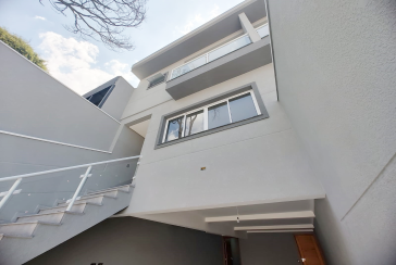 Lindo Sobrado Novo à Venda no Bairro do Parque São Domingos na Rua Martins Teotônio 82