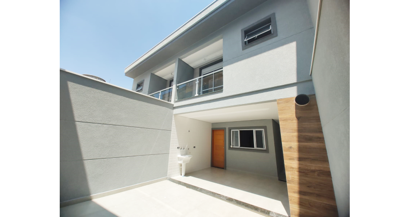 Lindo Sobrado Novo à Venda no Bairro do Parque São Domingos na Rua Martins Teotônio 82