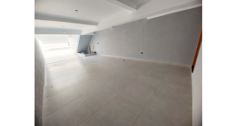 Lindo Sobrado Novo à Venda no Bairro do Parque São Domingos na Rua Martins Teotônio 82