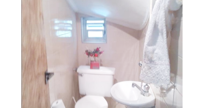  Sobrado à venda no Bairro do Jardim Regina na Rua Engenheiro Marcílio Cardoso 