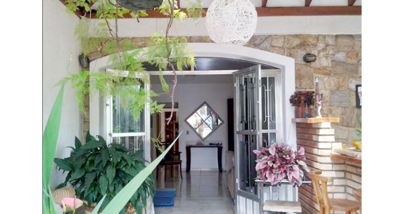  Sobrado à venda no Bairro do Jardim Regina na Rua Engenheiro Marcílio Cardoso 