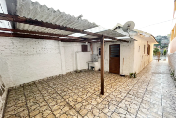 Casa à venda no Bairro do Moinho Velho na Rua Ângelo Oriente,