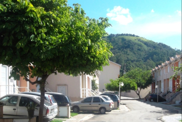 Lindo Sobrado à venda no Bairro do Jardim Jaraguá na Rua Francisco Bellazzi 120,