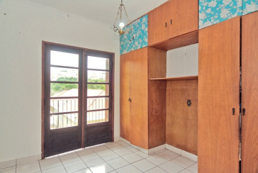 Sobrado à venda no Bairro do Parque São Domingos na Rua Dona Herminda Borba Attuy