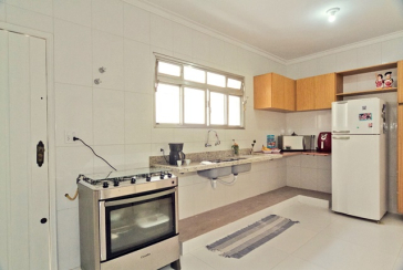 Sobrado à venda no Bairro do Parque São Domingos na Rua Dona Herminda Borba Attuy