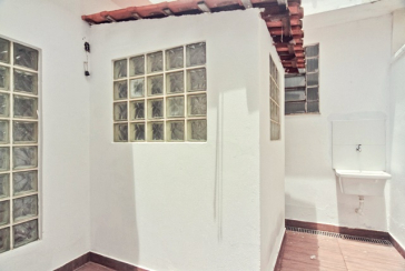 Sobrado à venda no Bairro do Parque São Domingos na Rua Dona Herminda Borba Attuy