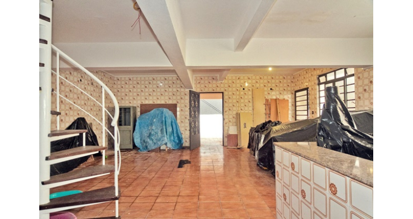 Sobrado à venda no Bairro do Parque São Domingos na Rua Dona Herminda Borba Attuy