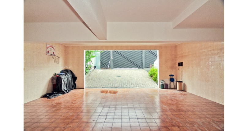 Sobrado à venda no Bairro do Parque São Domingos na Rua Dona Herminda Borba Attuy