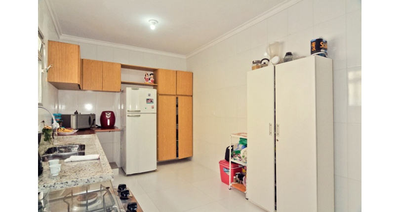 Sobrado à venda no Bairro do Parque São Domingos na Rua Dona Herminda Borba Attuy