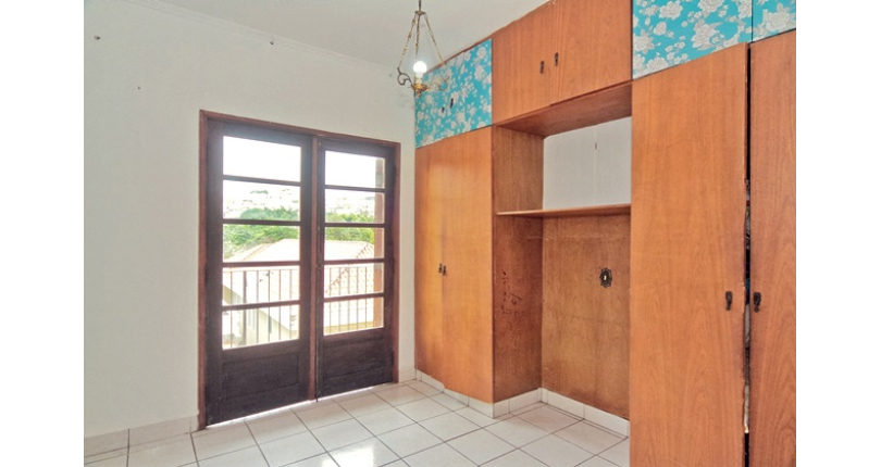 Sobrado à venda no Bairro do Parque São Domingos na Rua Dona Herminda Borba Attuy