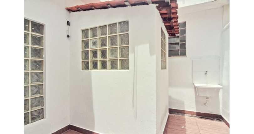 Sobrado à venda no Bairro do Parque São Domingos na Rua Dona Herminda Borba Attuy