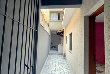 Casa à venda no Bairro do Jardim Mutinga na Rua Gustavo de Lacerda