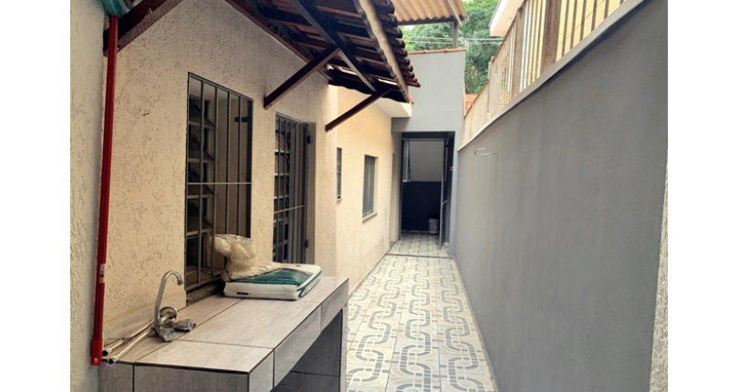 Casa à venda no Bairro do Jardim Mutinga na Rua Gustavo de Lacerda