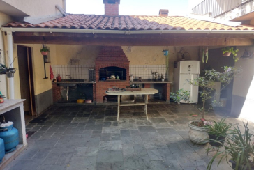 Excelente Sobrado à venda no Bairro do Jardim Mangalot na Rua General Lauro Cavalcanti de Farias