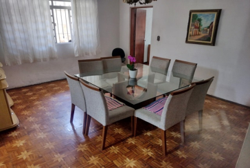 Excelente Sobrado à venda no Bairro do Jardim Mangalot na Rua General Lauro Cavalcanti de Farias