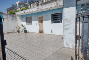 Excelente Sobrado à venda no Bairro do Jardim Mangalot na Rua General Lauro Cavalcanti de Farias