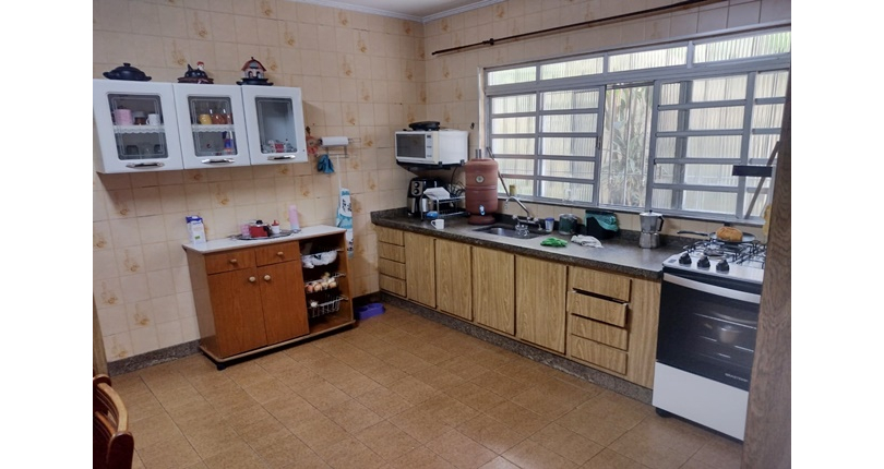 Excelente Sobrado à venda no Bairro do Jardim Mangalot na Rua General Lauro Cavalcanti de Farias