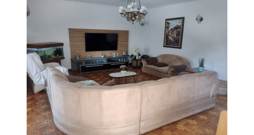 Excelente Sobrado à venda no Bairro do Jardim Mangalot na Rua General Lauro Cavalcanti de Farias