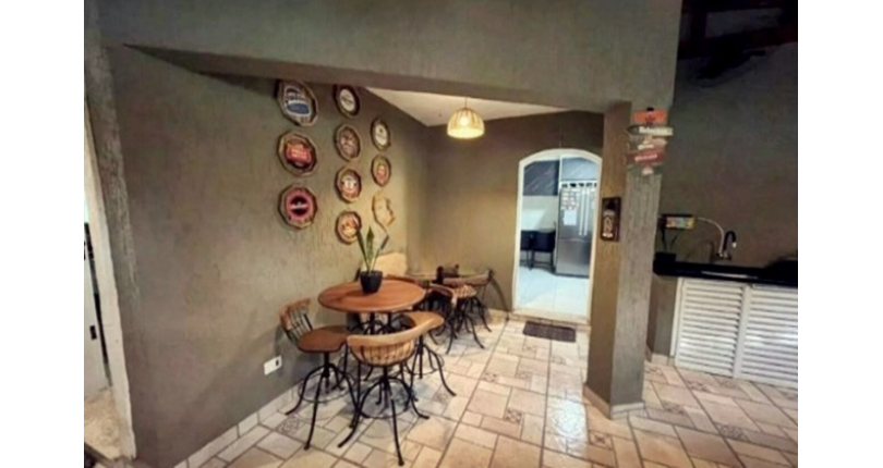 Sobrado à venda no Bairro do Jardim Mutinga na Rua Belo Jardim,