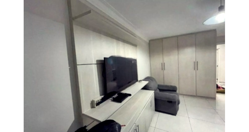 Sobrado à venda no Bairro do Jardim Mutinga na Rua Belo Jardim,