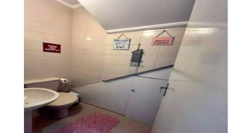 Sobrado à venda no Bairro do Jardim Mutinga na Rua Belo Jardim,