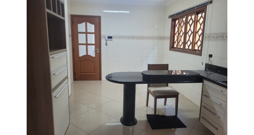 Sobrado à venda no Bairro do Parque São Domingos na Rua José Amaro Peçanha,