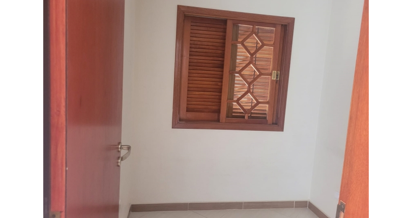 Sobrado à venda no Bairro do Parque São Domingos na Rua José Amaro Peçanha,