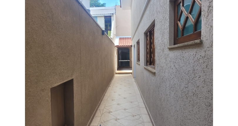 Sobrado à venda no Bairro do Parque São Domingos na Rua José Amaro Peçanha,