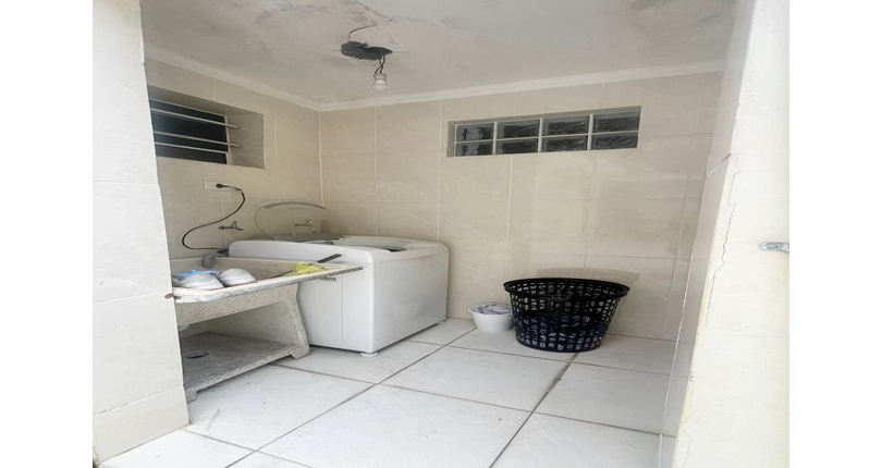 Bela Casa assobradada à venda no Bairro do Jardim Santa Lucrécia na Rua Pêra-Marmelo