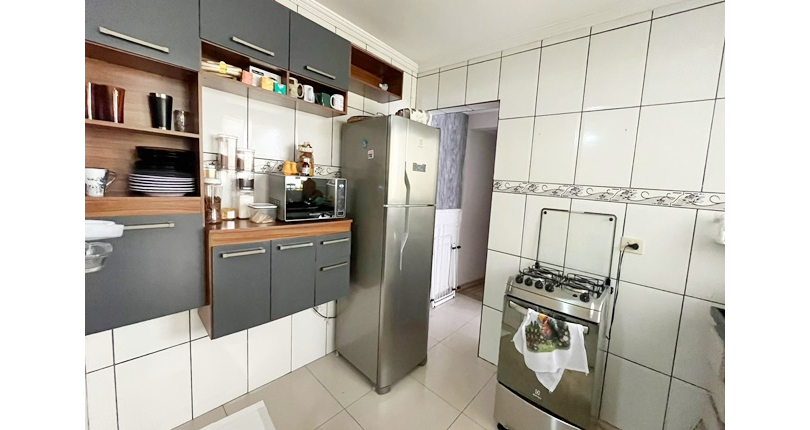 Bela Casa assobradada à venda no Bairro do Jardim Santa Lucrécia na Rua Pêra-Marmelo