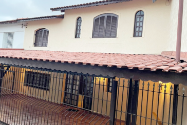 Sobrado à venda no Bairro do Jardim Mangalot na Rua José de Almeida Castro