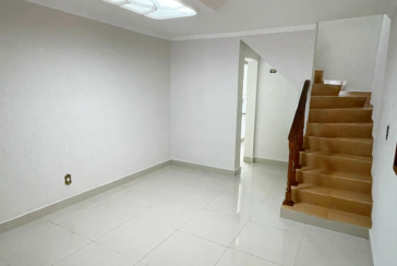 Sobrado à venda no Bairro do Jardim Mangalot na Rua José de Almeida Castro