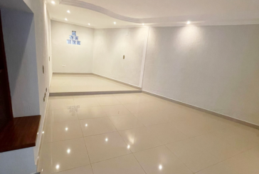 Sobrado à venda no Bairro do Jardim Mangalot na Rua José de Almeida Castro