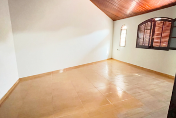 Sobrado à venda no Bairro do Jardim Mangalot na Rua José de Almeida Castro