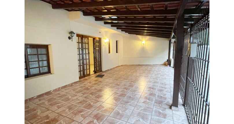 Sobrado à venda no Bairro do Jardim Mangalot na Rua José de Almeida Castro