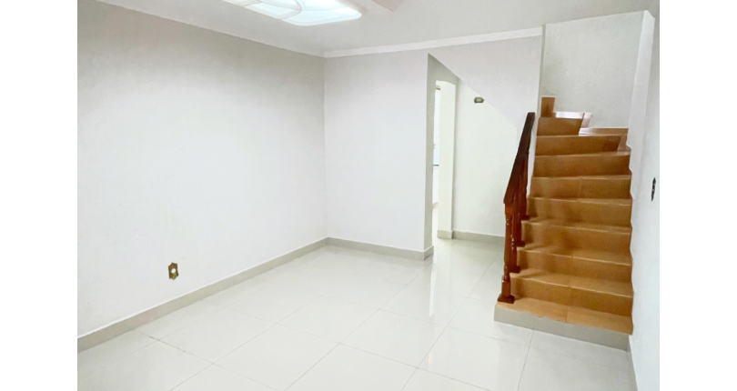 Sobrado à venda no Bairro do Jardim Mangalot na Rua José de Almeida Castro