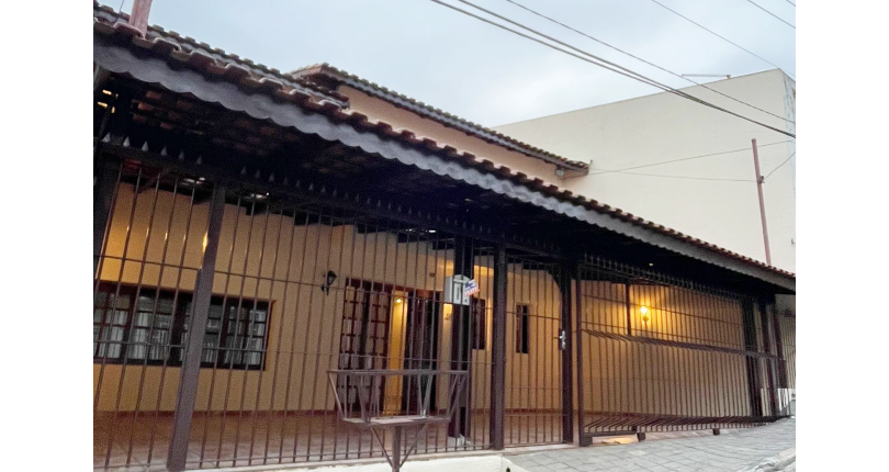 Sobrado à venda no Bairro do Jardim Mangalot na Rua José de Almeida Castro