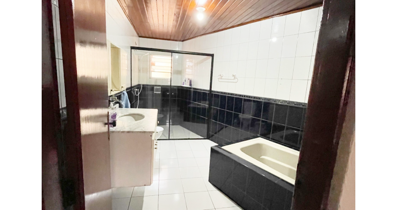 Sobrado à venda no Bairro do Jardim Mangalot na Rua José de Almeida Castro