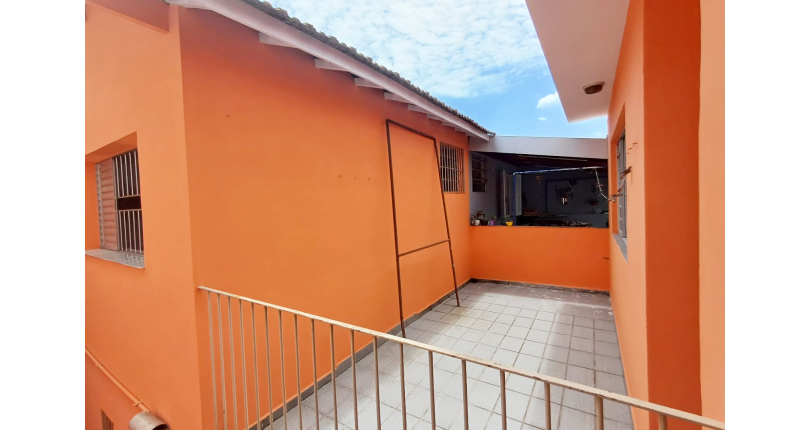 Sobrado à venda no Bairro do Jardim Mangalot na Rua George Samuel,