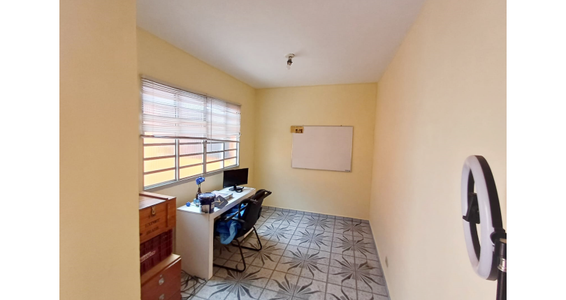 Sobrado à venda no Bairro do Jardim Mangalot na Rua George Samuel,