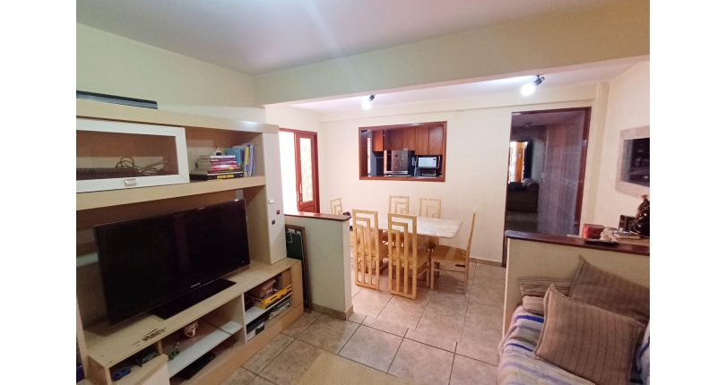 Sobrado à venda no Bairro do Jardim Mangalot na Rua George Samuel,