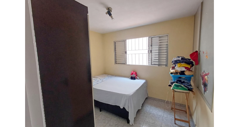 Sobrado à venda no Bairro do Jardim Mangalot na Rua George Samuel,