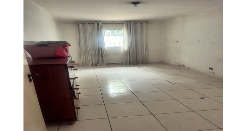 Casa Térrea á venda no Bairro do Jardim Marisa na Rua José Pereira Falcão,