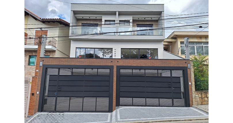 Belo Sobrado novo à venda no Bairro do Parque São Domingos na Rua Luís Filgueira Souto 120,