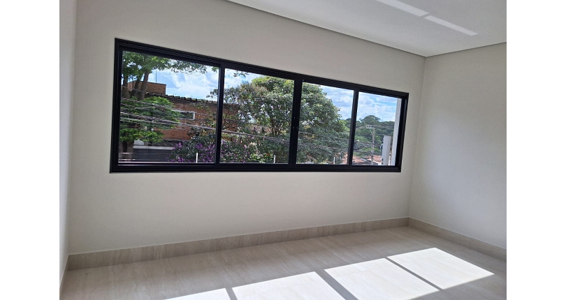 Belo Sobrado novo à venda no Bairro do Parque São Domingos na Rua Luís Filgueira Souto 120,