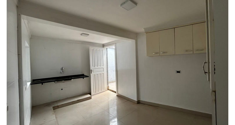 Casa à venda Rua Jacques Pilon, Vila Piauí - Imóveis à Venda