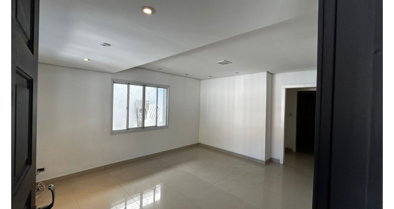 Casa à venda Rua Jacques Pilon, Vila Piauí - Imóveis à Venda