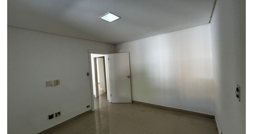 Casa à venda Rua Jacques Pilon, Vila Piauí - Imóveis à Venda