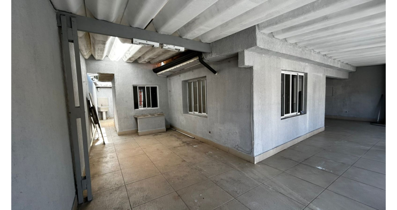 Casa à venda Rua Jacques Pilon, Vila Piauí - Imóveis à Venda